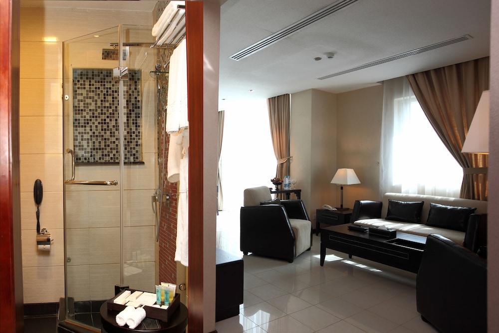 Golden Tulip - Al Jubail Hotel Bagian luar foto