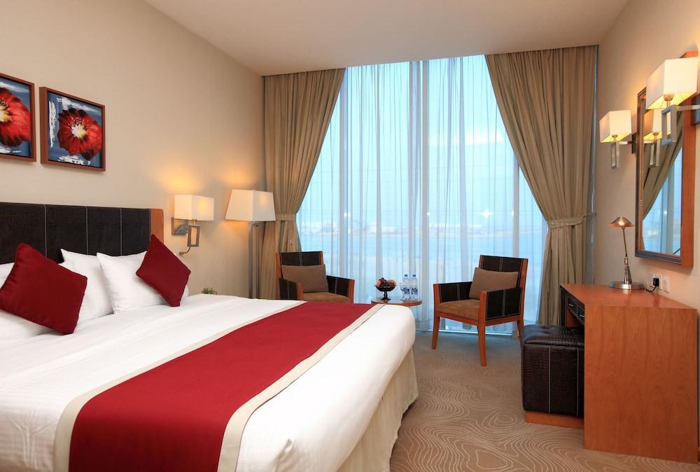 Golden Tulip - Al Jubail Hotel Bagian luar foto