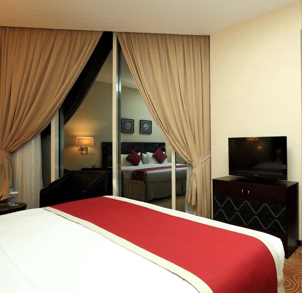 Golden Tulip - Al Jubail Hotel Bagian luar foto