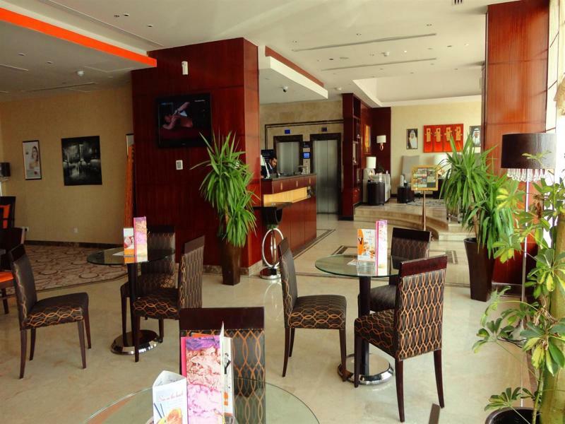 Golden Tulip - Al Jubail Hotel Bagian luar foto