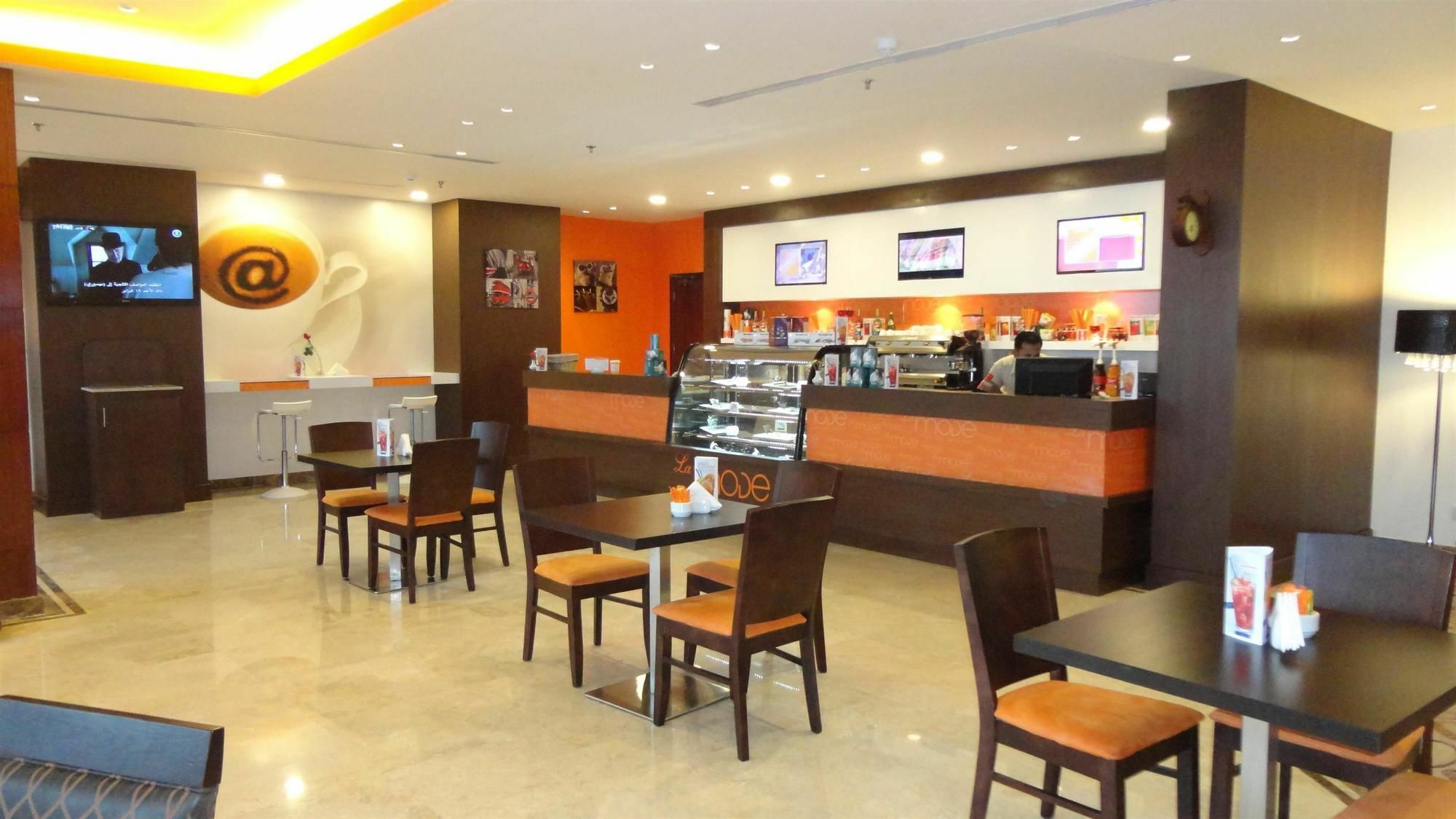 Golden Tulip - Al Jubail Hotel Bagian luar foto
