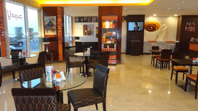 Golden Tulip - Al Jubail Hotel Bagian luar foto
